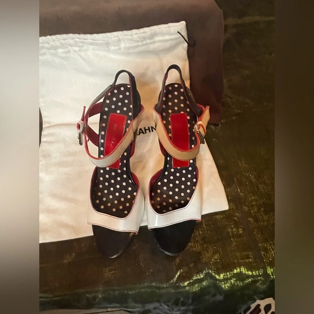 Italian Size 36 (US Size 6) Manolo Blahnik heels - Picture 5 of 9